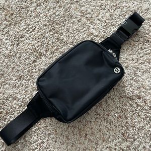Large lululemon EWBB Black
